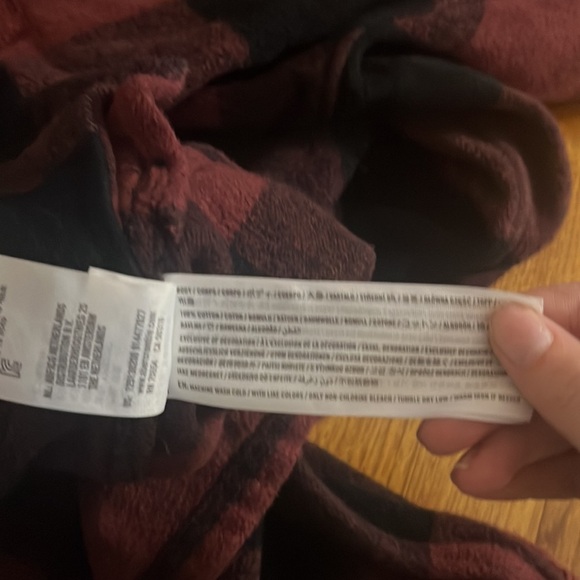 Abercrombie Men’s Soft Red and Black Flannel Size M - Picture 6 of 6